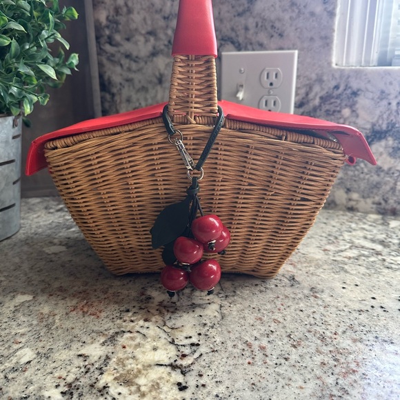 EUC KATE SPADE 3D PICNIC BASKET BAG - Picture 4 of 12